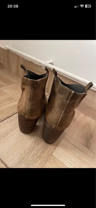 Ghete din piele cu toc