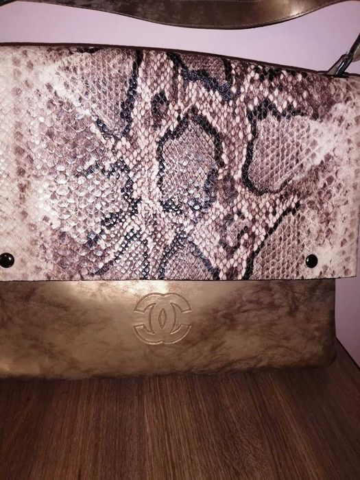 КРАСИВА чанта 2в1, бежово-златисто, с животински принт 30лв