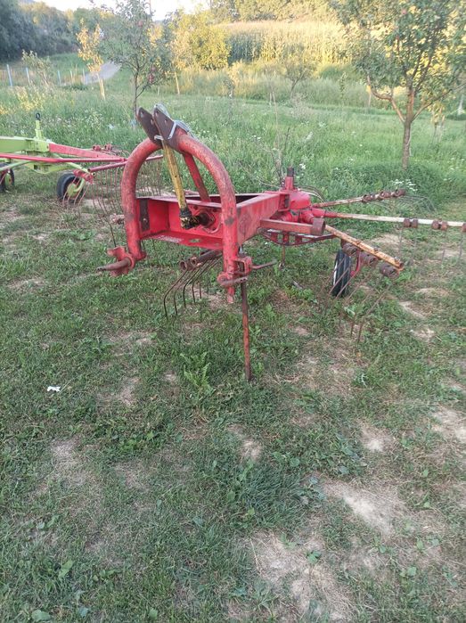 Vând mai multe tipuri de greble