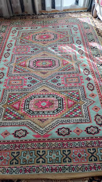 Продаю ковер шерсть натуральный