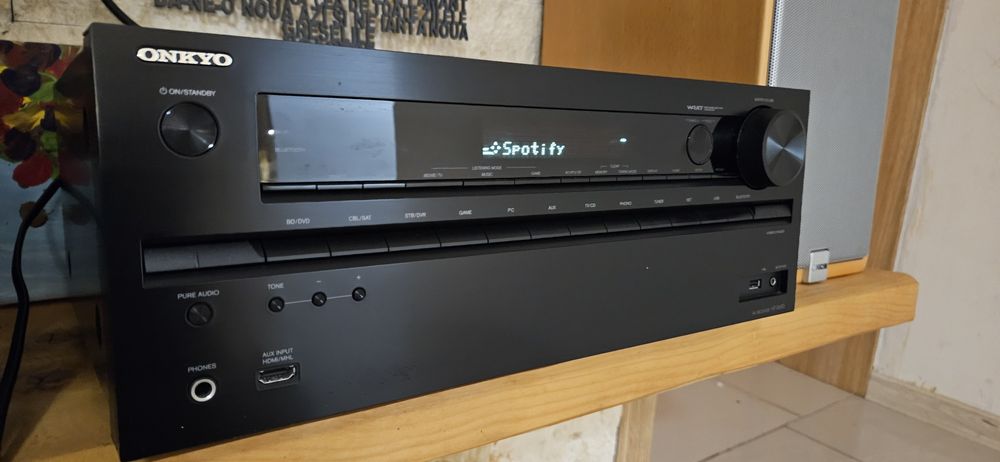 Amplituner Onkyo ht-r693 + telecomandă