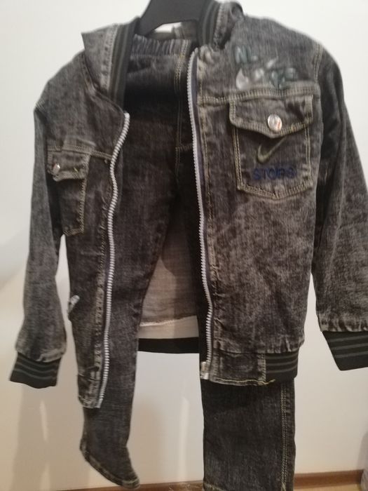 Продам джинсовый костюм