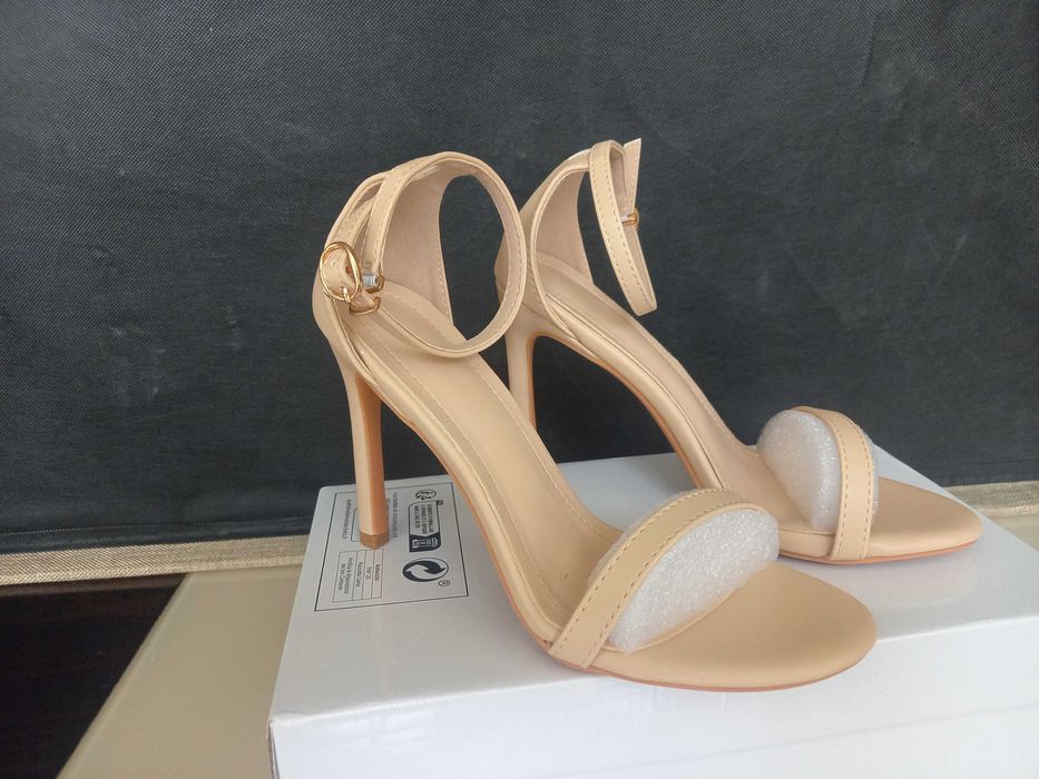 Дамски сандали на ток