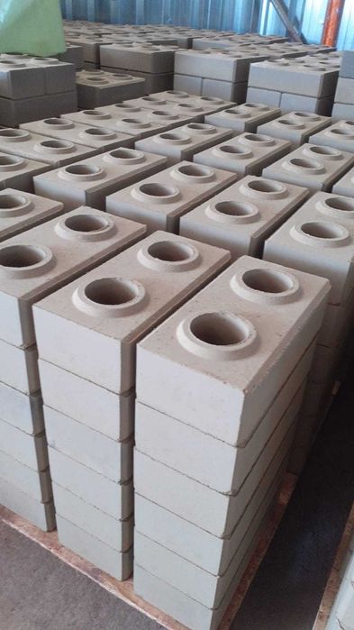 Cărămida chirpici văioaga din lut tip "lego"