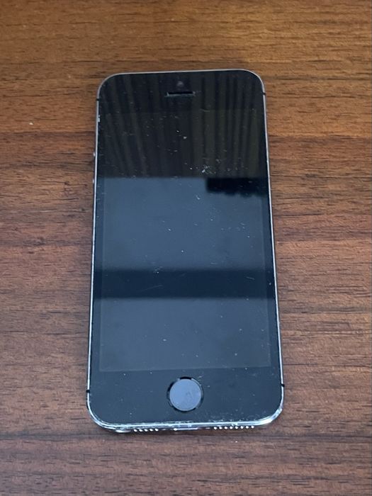 iPhone 5s, цвет Space Gray, 16 гб.