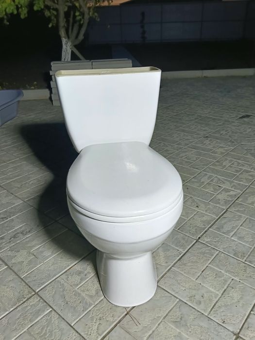 Продам унитаз нормальное состояние