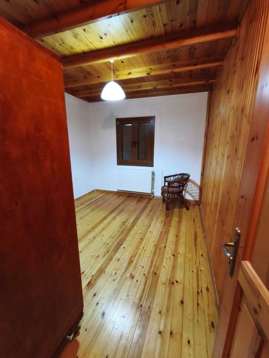 Продава къща с РЗП 154 м2 и двор 127 м2 в Стара Врасна, Гърция