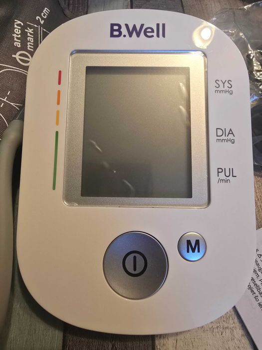 Автоматичен апарат заизмерване на кръвно налягане+адаптер B.Well PRO35