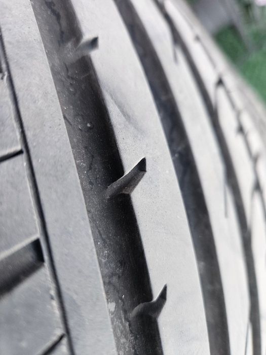 Continental 235/55/17 DOT 24 . В ОТЛИЧНО СЪСТОЯНИЕ !