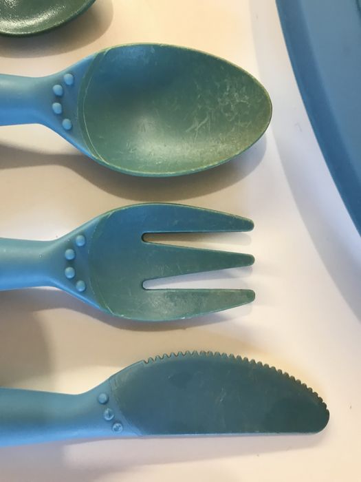 EZPZ силиконова посуда за захранване - чинийка и прибори