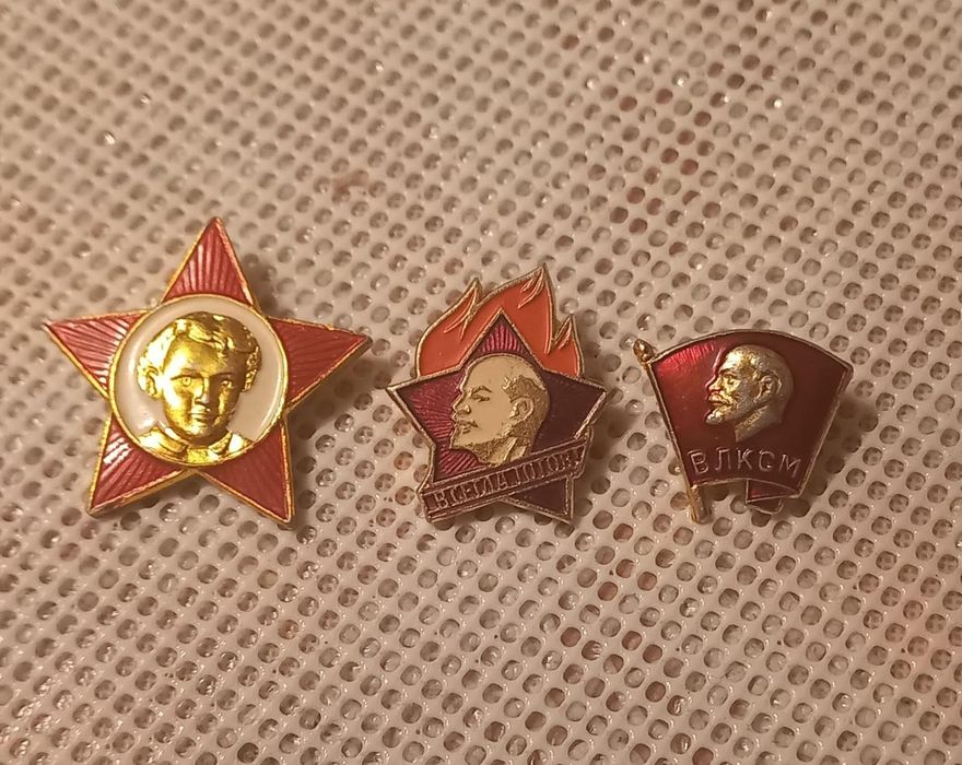 Назад в прошлое значки