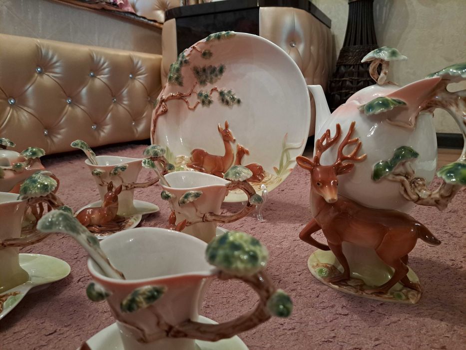 Подарочный чайный сервиз из фарфора