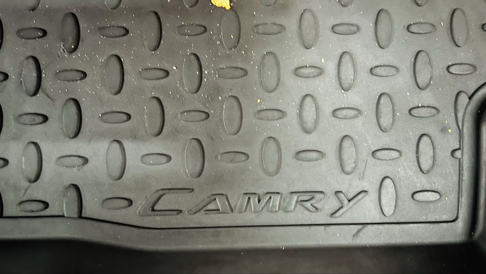 Коврики резиновые Camry 40