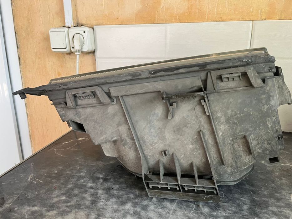 Продам фару Мерседес