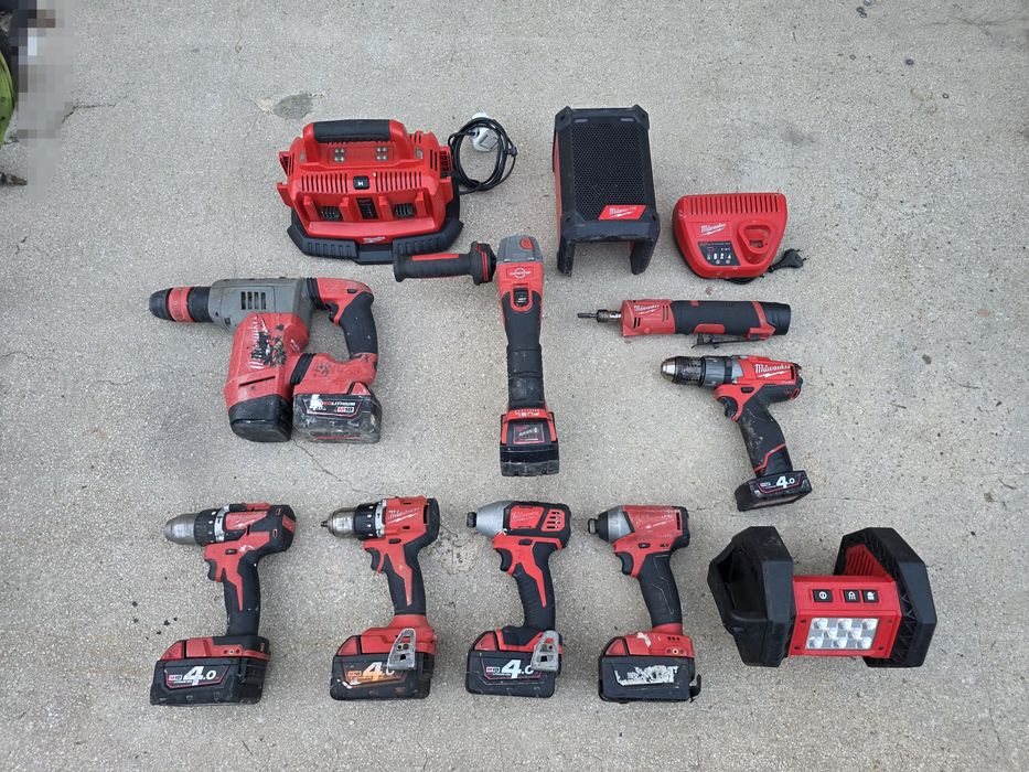Milwaukee M18 filetanta cu percutie