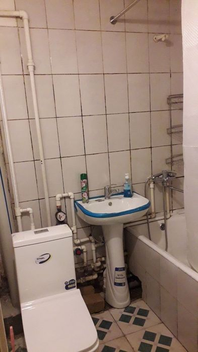 Ijaraga kvartira beriladi mikrayon Aziz bozor 1 xona 1 eta