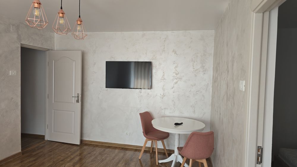 Inchiriez apartament 3 camere