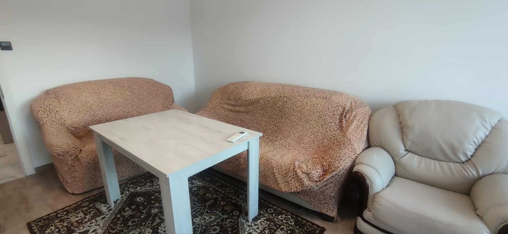 Дава се под наем Четиристаен апартамент в Пловдив, Център - 102 кв.м за 448.8 € - Снимка #2