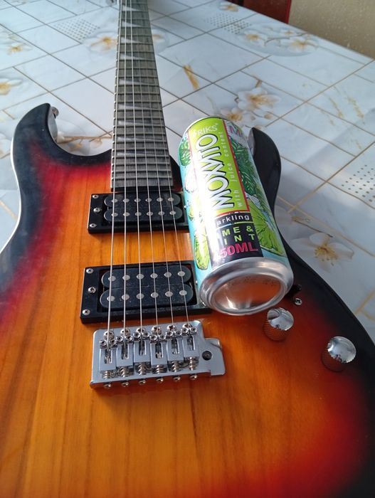 продам электрогитару