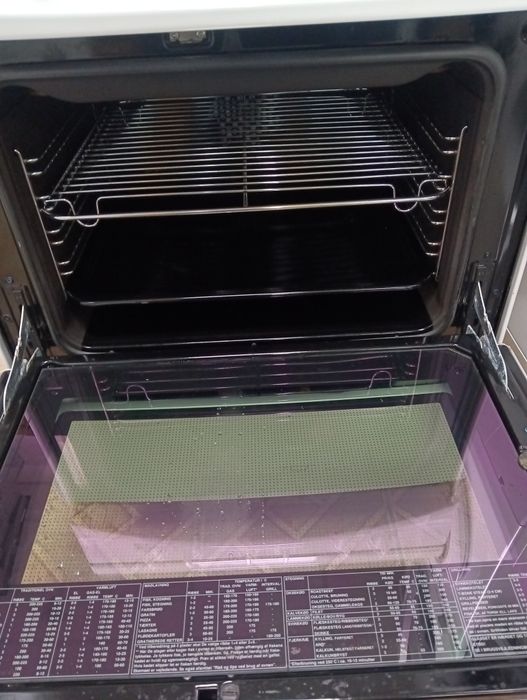 Свободно стояща печка с керамичен плот Voss  2 години Гаранция!