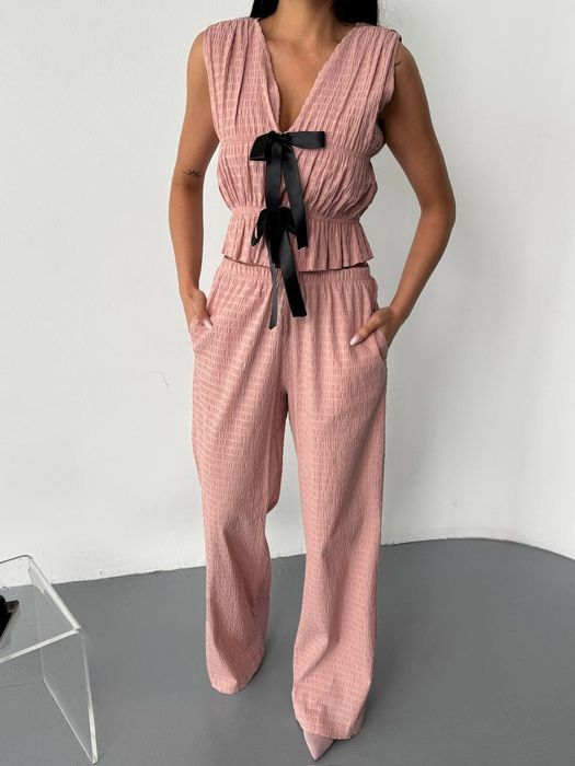 Един кукленски сет наличен в размер M/L