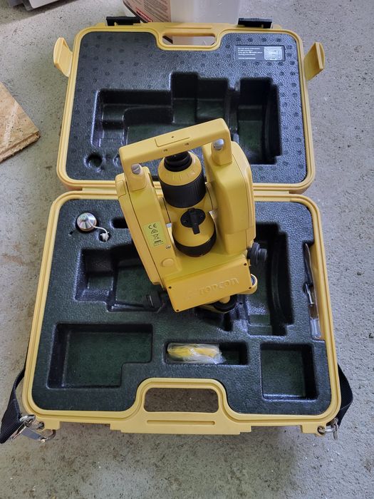 Vand Teodolit Topcon DT 209
