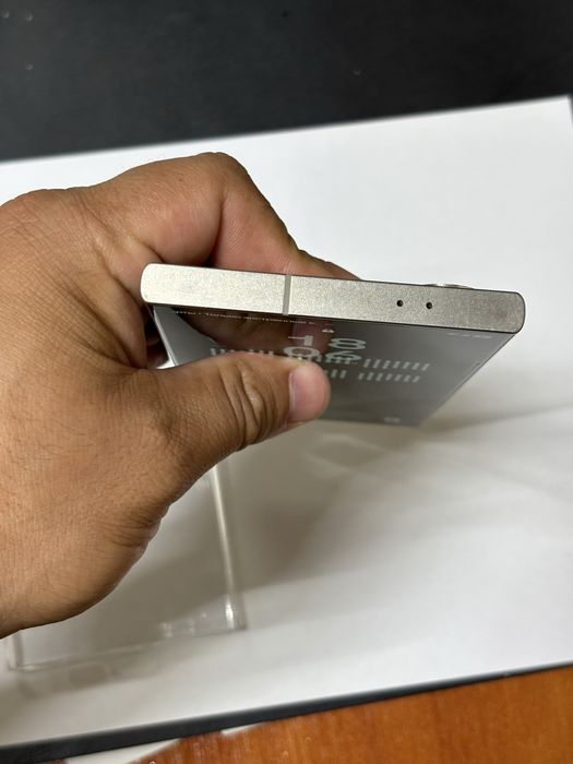 Продам samsung galaxy s24 ultra 256 gb EAC
