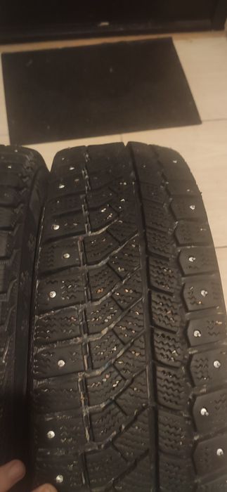 Зимние шины 185/65 R15