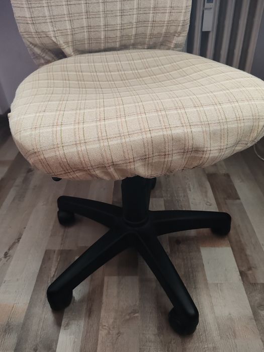 Scaun birou rotativreglabil in înălțime