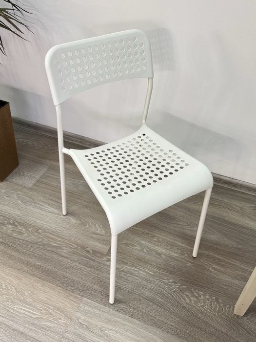 Стулья ikea  белые
