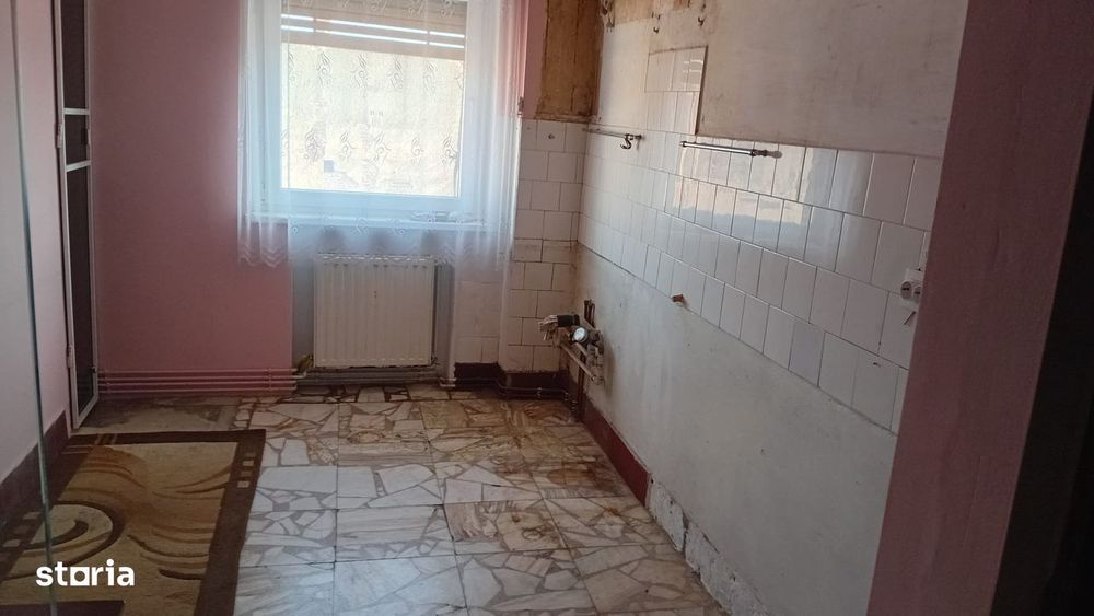 Vand apartament 2 camere Piata Mihai Viteazul