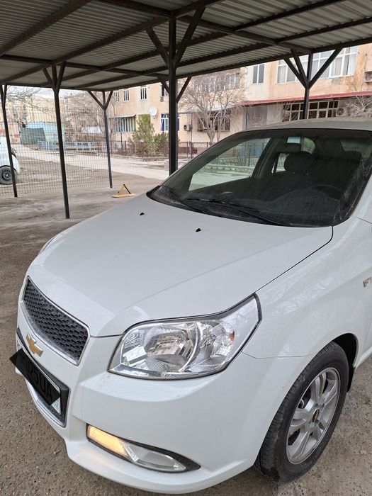 Нексия 3 сотилади