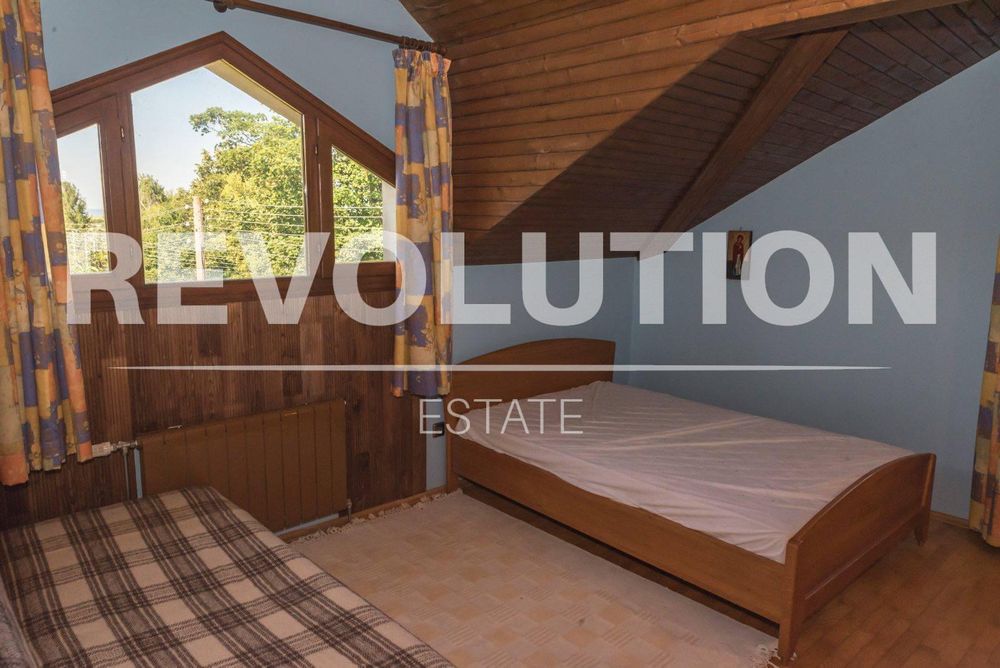 Дава се под наем Къща в с. Приселци, Област Варна - 300 кв.м за 2000 € - Снимка #13