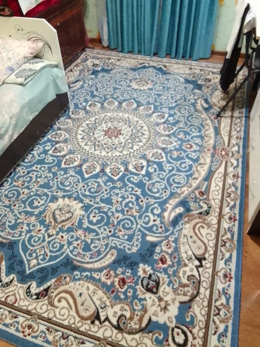 Көк кілем сатылады