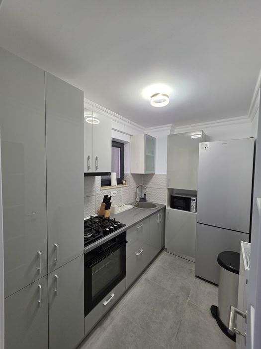 Inchiriez apartament Studio perioada determinata