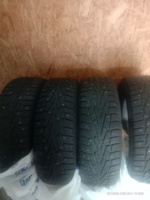 Продам комплект зимних шин