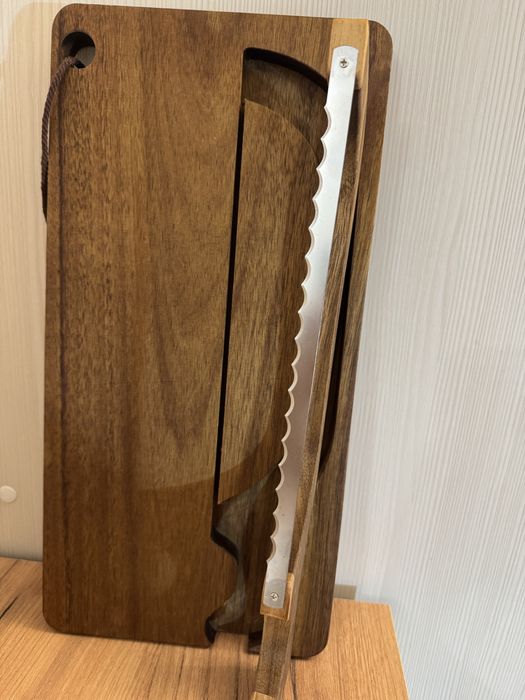 Нож для хлеба с доской