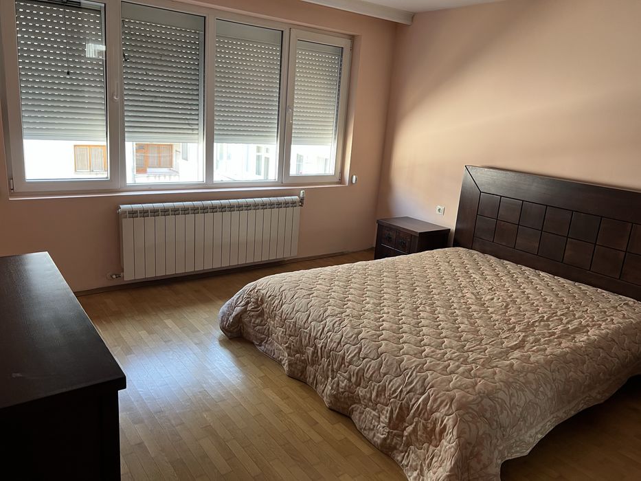 Дава се под наем Четиристаен апартамент в Велико Търново, Акация - 140 кв.м за 500 € - Снимка #8