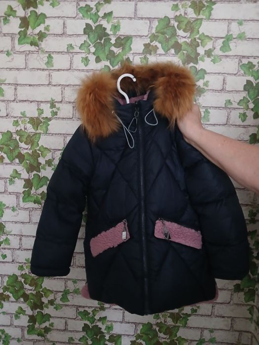 Продам куртку для девочки