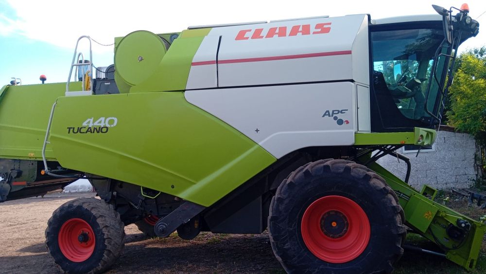 Combină Claas Tucano