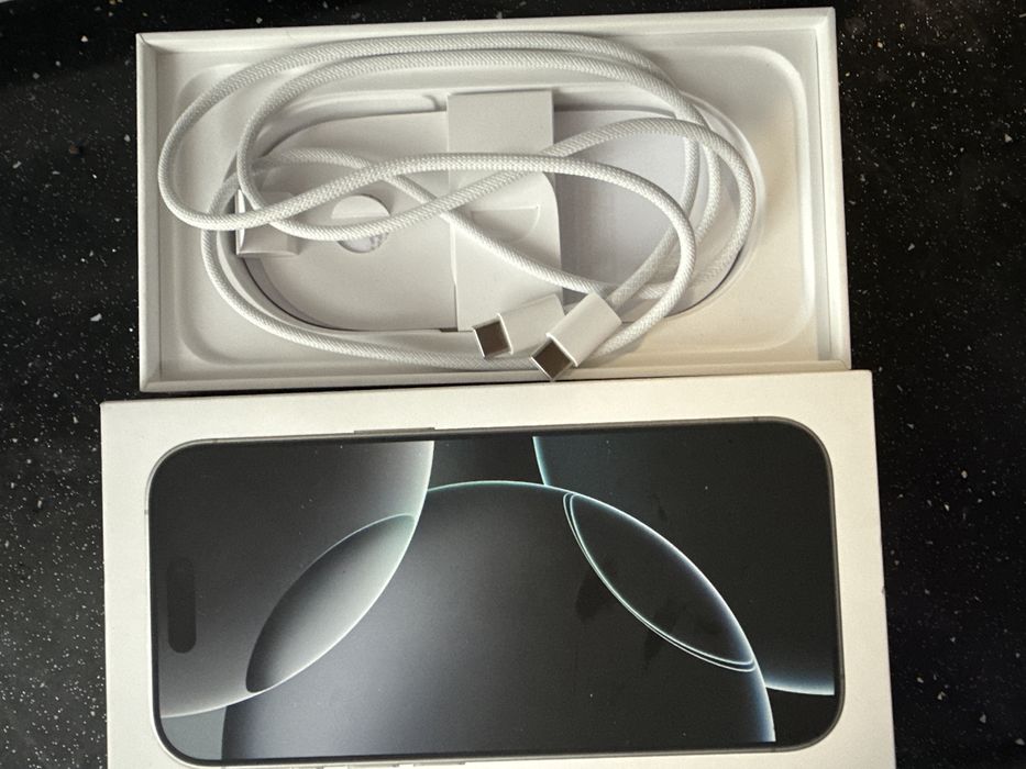 iphone 16pro black titanium