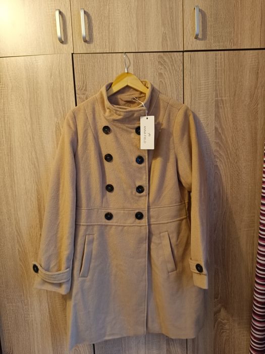 Бежаво палто Anna Field