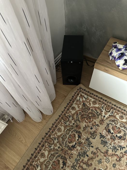 Sondbar sony are si cutia dela el