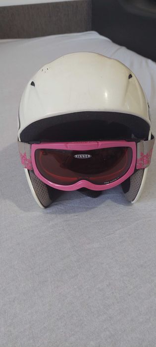 Casca schi pentru copii cam de 8 ani.