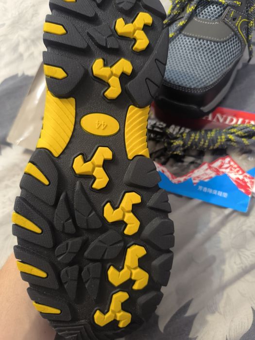 Продам рабочие ботинки