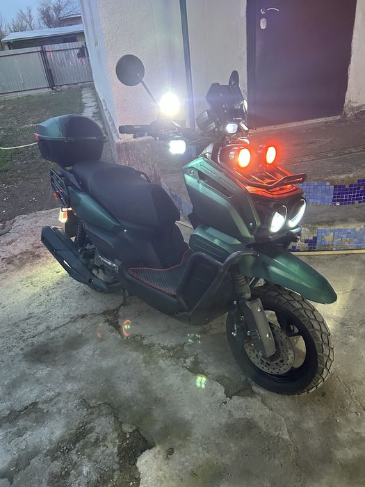 Танк мопед Bennali 180куб