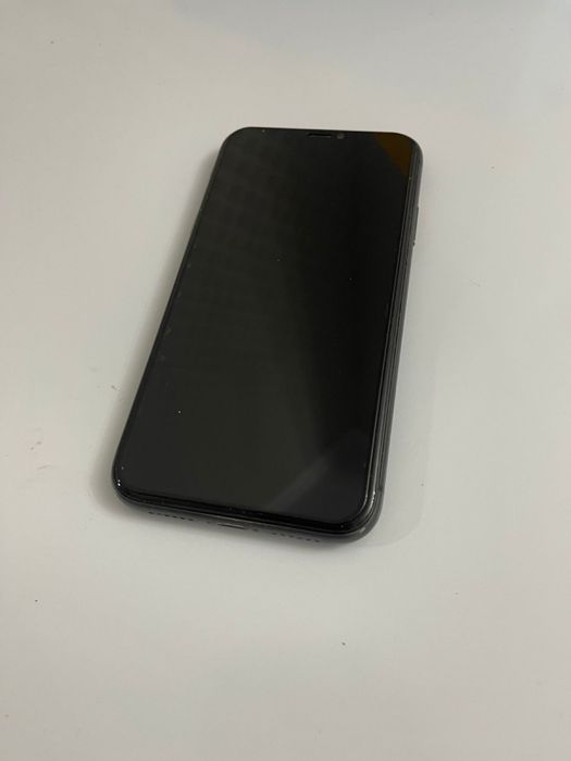 Продаю iPhone 11  128 гб памяти