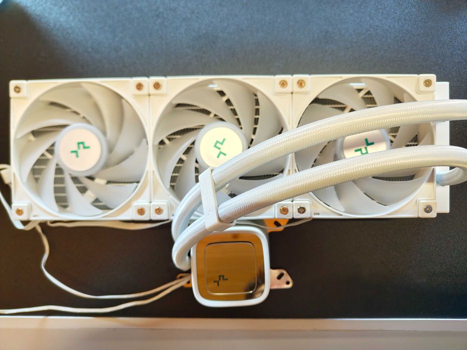 Компютърно охлаждане за процесор DeepCool LS720 WH