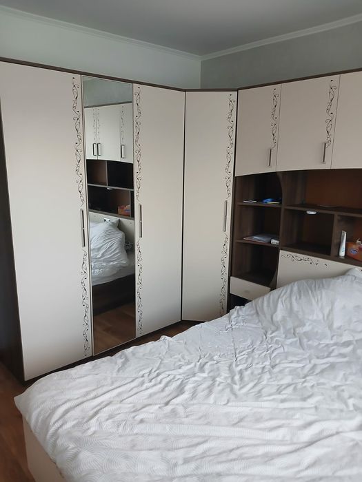 Închiriez ap cu 2 camere semidecomandat