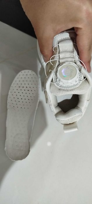 Кроссовки детские.